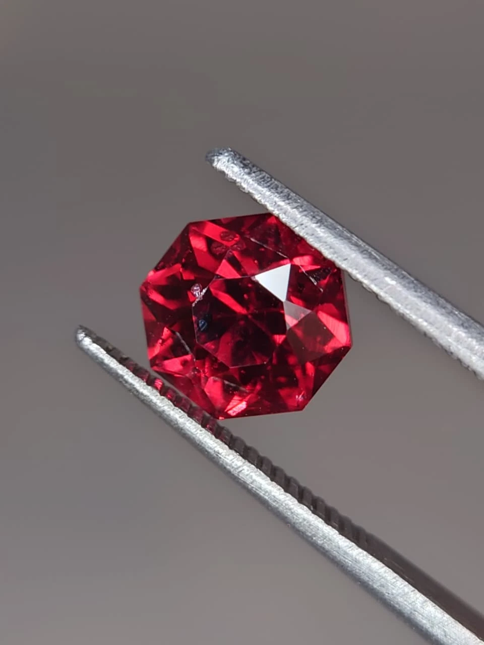 2.5ct Octagon Faceted Malaya Garnet from Tanzania — view 1